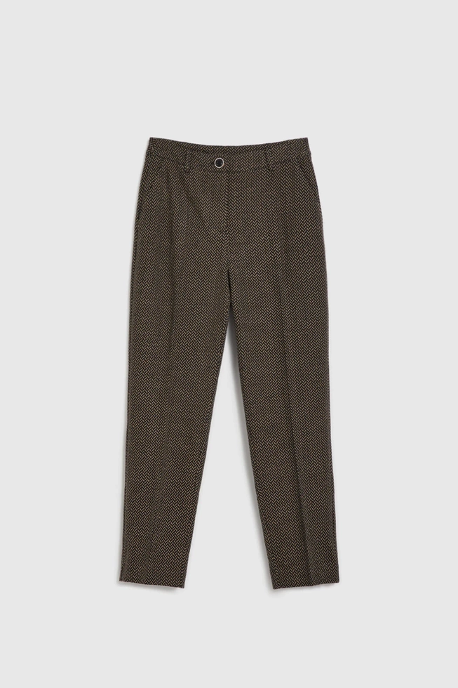 Cygaretki ozdobione metaliczną nitką czarne