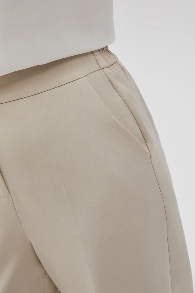 Eleganckie spodnie w kant beżowe