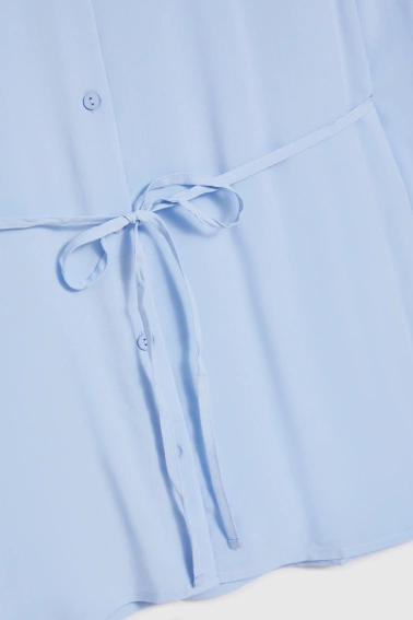 Koszula z wiązaniem błękitna