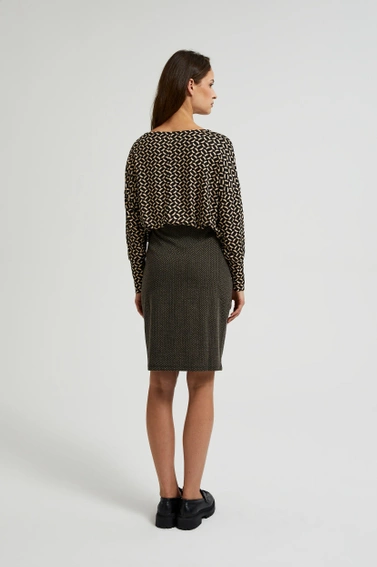 Ołówkowa spodnica z metaliczną nitką czarna