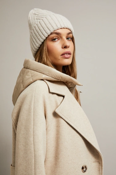 Płaszcz z kapturem beżowy