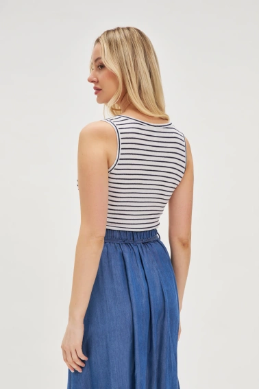 Top w paski z guzikami biały