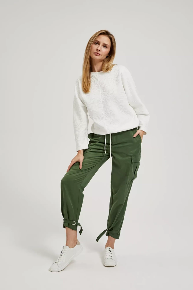 Bluza z okrąłym dekoltem i wiązaniem w pasie biała