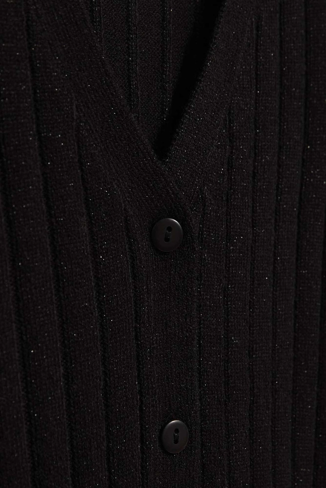 Sweter ozdobiony metaliczną nitką czarny