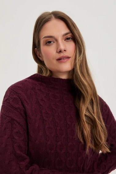 Sweter z ozdobym splotem burgundowy 