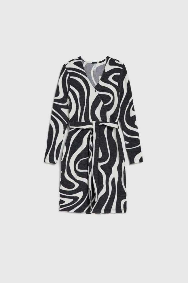 Dzianinowa sukienka z paskiem szara