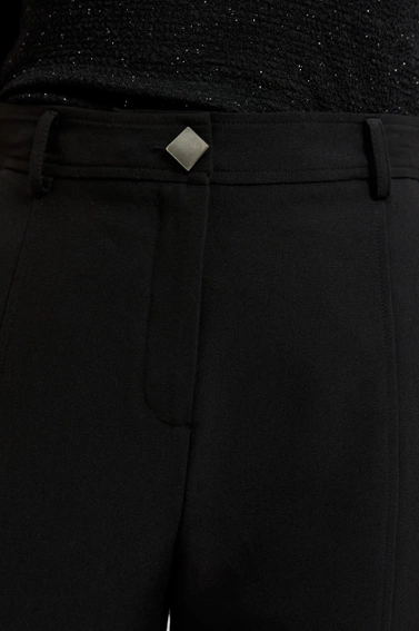 Gładkie spodnie z nogawkami w kant czarne