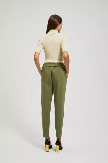 Spodnie z wiązaniem w talii 