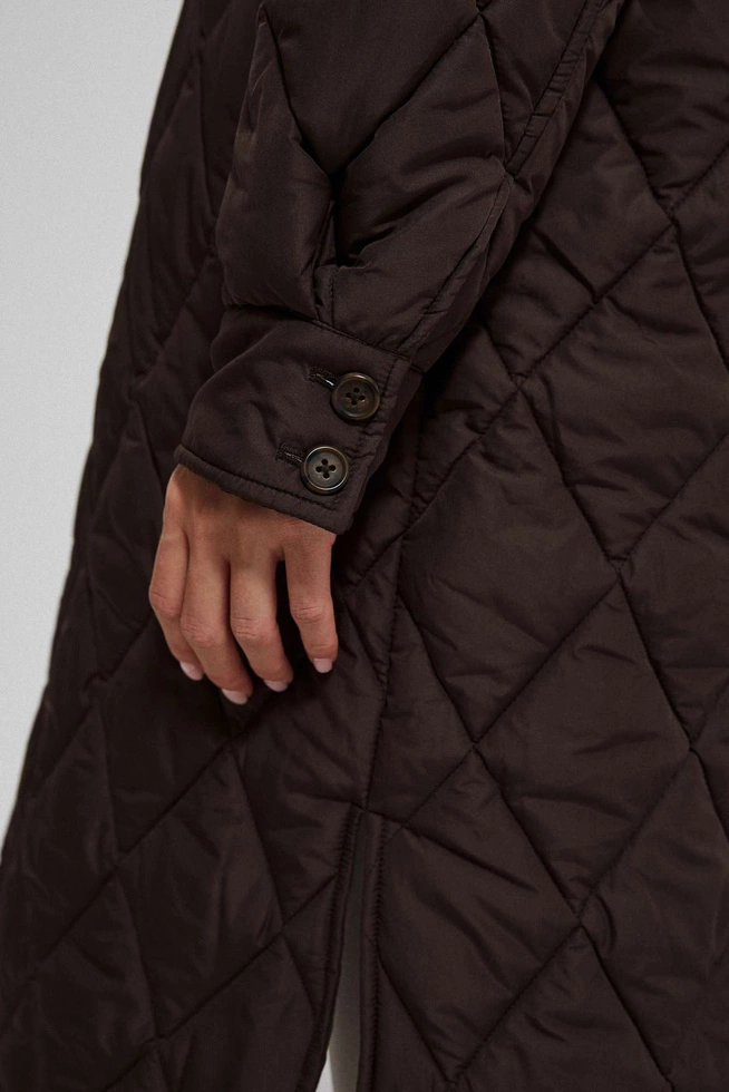 Długa pikowana kurtka