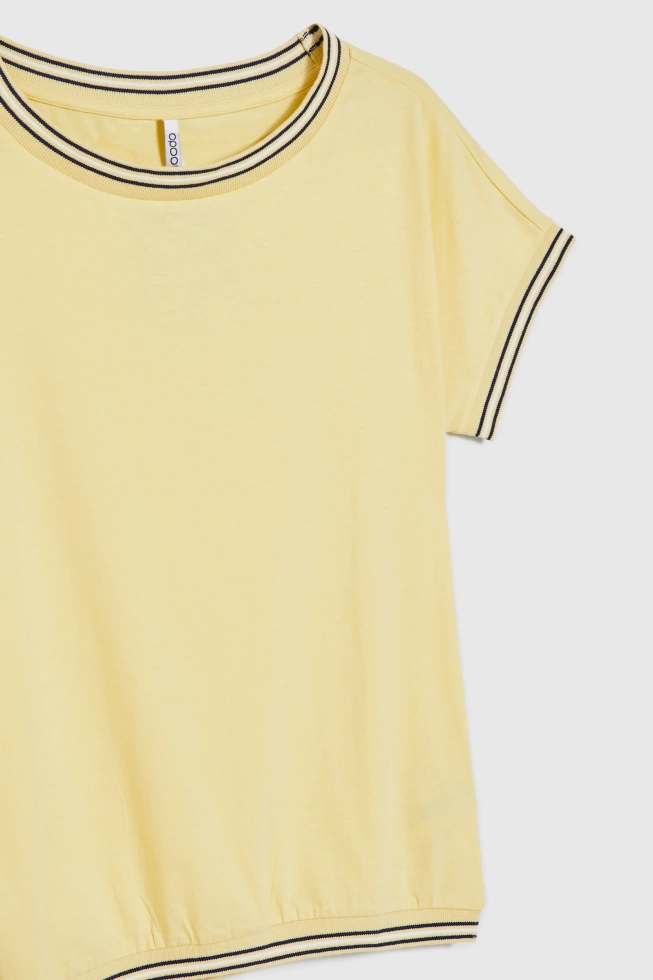 Bluzka z ozdobną lamówką żółta