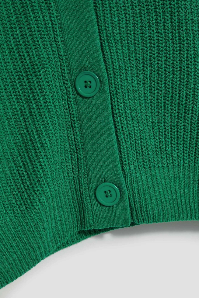 Krótki kardigan zapinany na guziki zielony