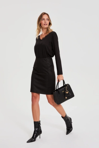 Torebka z brelokiem czarna