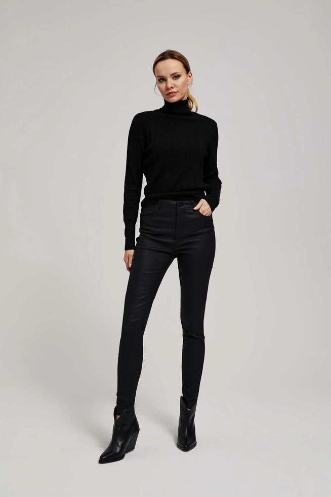 Cienki sweter z golfem czarny