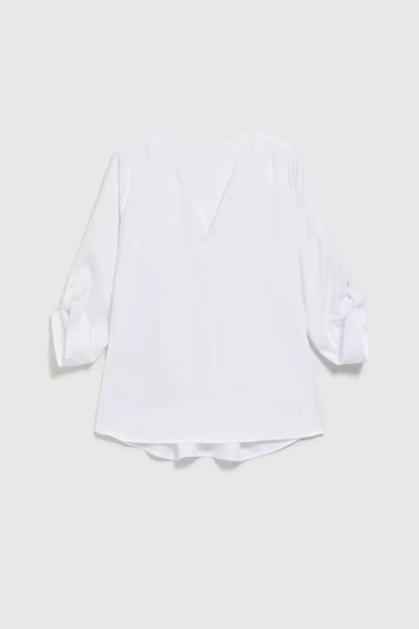 Koszula z dekoltem w serek i podwijanymi rękawami biała