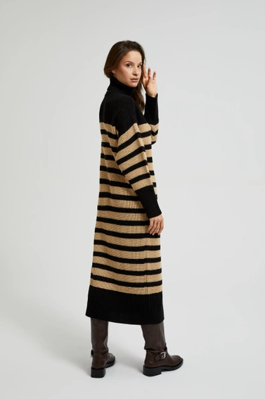 Dzianinowa sukienka w paski z golfem czarna