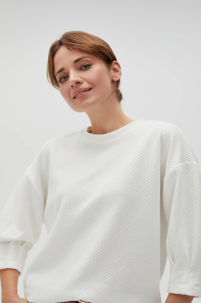 Bluza ze strukturalnego materiału biała