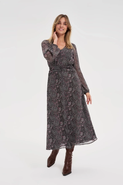 Wzorzysta sukienka czarna