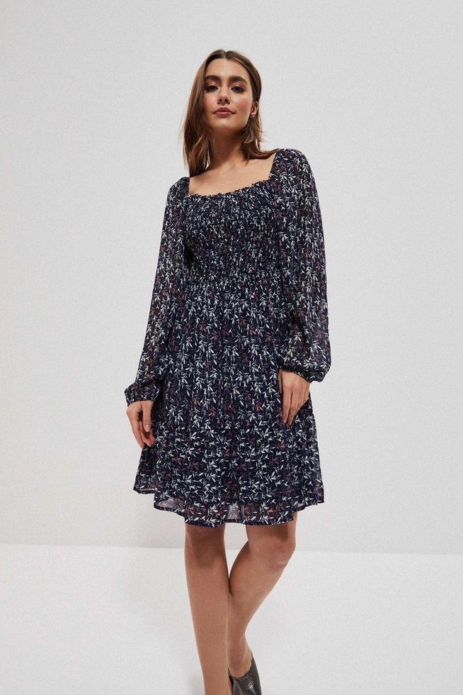 Wzorzysta sukienka granatowa