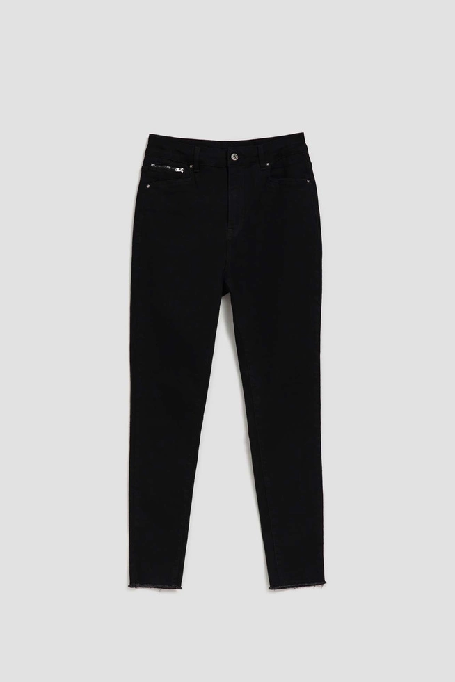 Jeansy rurki ze średnim stanem czarne