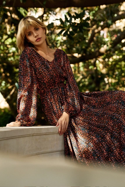 Sukienka maxi z bufiastymi rękawami brązowa