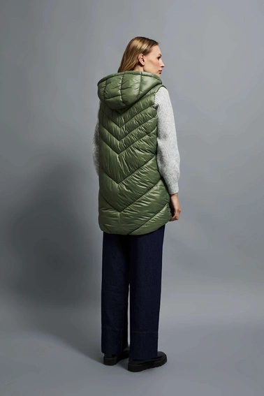 Pikowana kamizelka z kapturem oliwkowa