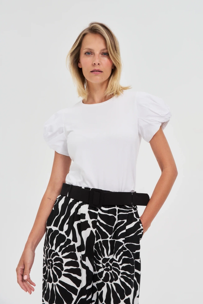 Bluzka z bufiastymi rękawami biała