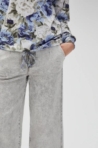 Bluza w kwiaty bez kaptura niebieska