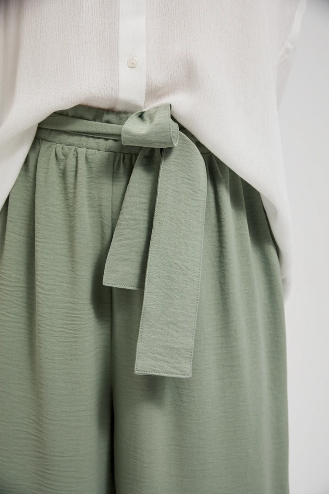 Spodnie kuloty z wiązaniem oliwkowe