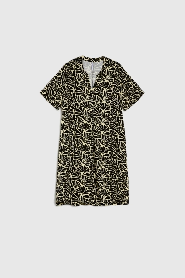 Sukienka o luźnym fasonie czarna