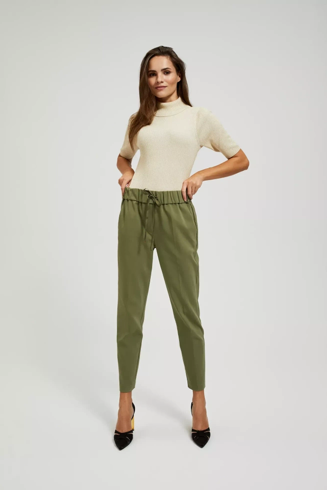 Spodnie z wiązaniem w talii