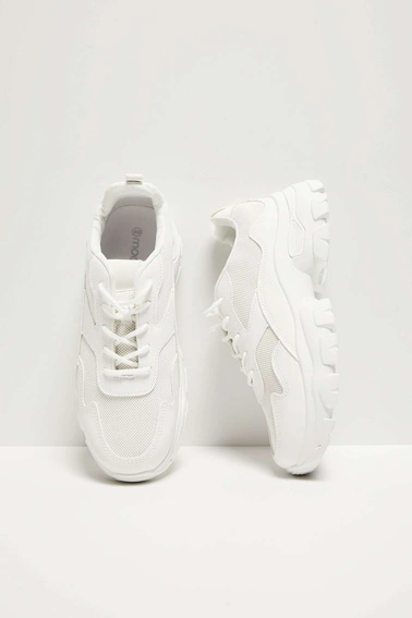 Sportowe buty na grubej podeszwie