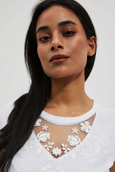 Bluzka z ażurowym dekoltem 