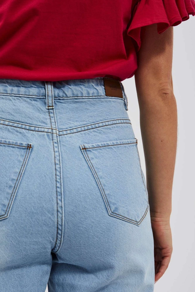 Jeansy mom fit z wysokim stanem błękitne