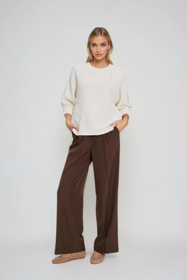 Bluza ze strukturalnego materiału biała