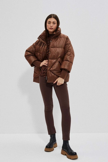 Pikowana kurtka z kołnierzem kasztanowa