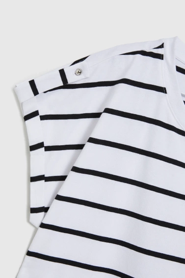 Bluzka w cienkie czarne paski biała