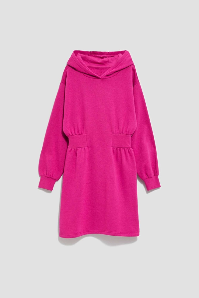 Taliowana sukienka z kapturem