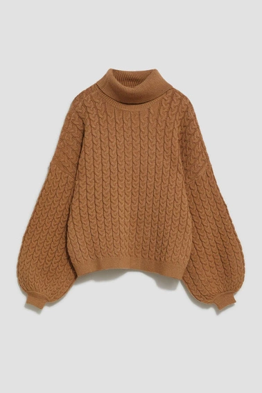 Sweter z golfem i bufiastymi rękawami ciemnobeżowy