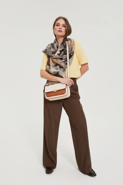 Torebka z długimi paskiem beżowa