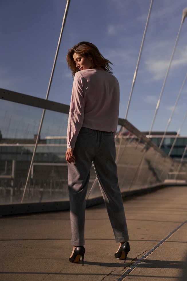 Spodnie cygaretki szare