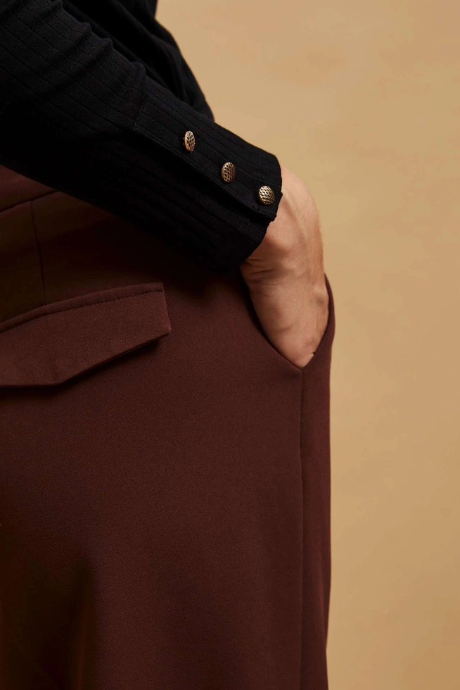 Spodnie w kant brązowe