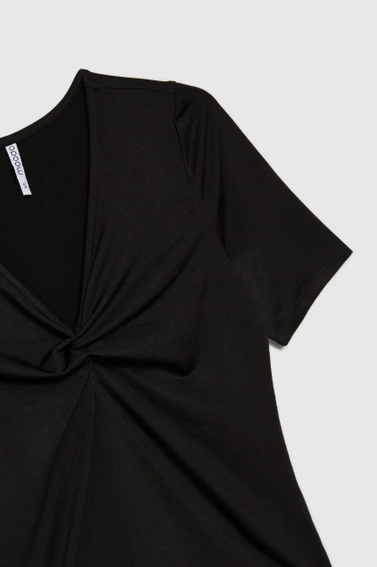 Bluzka z ozdobnym dekoltem