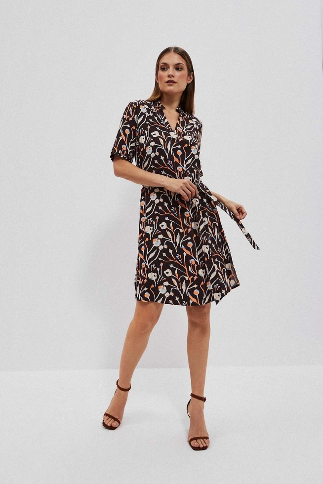 Koszulowa sukienka z paskiem czarna