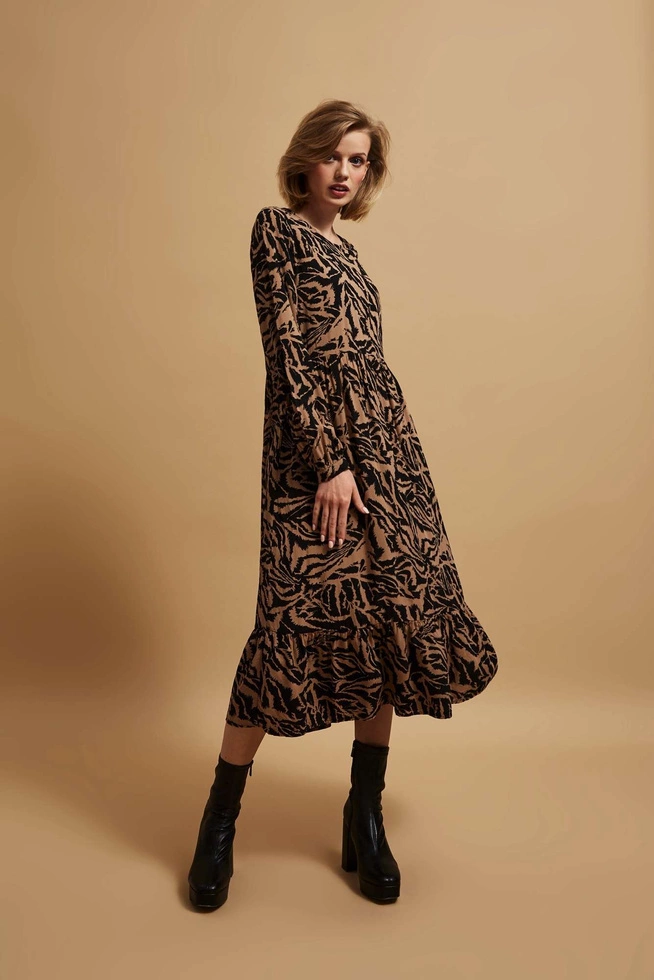 Wzorzysta sukienka midi