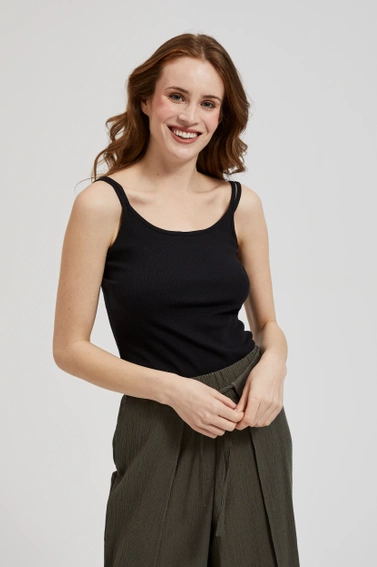 Top na cienkich ramiączkach czarny