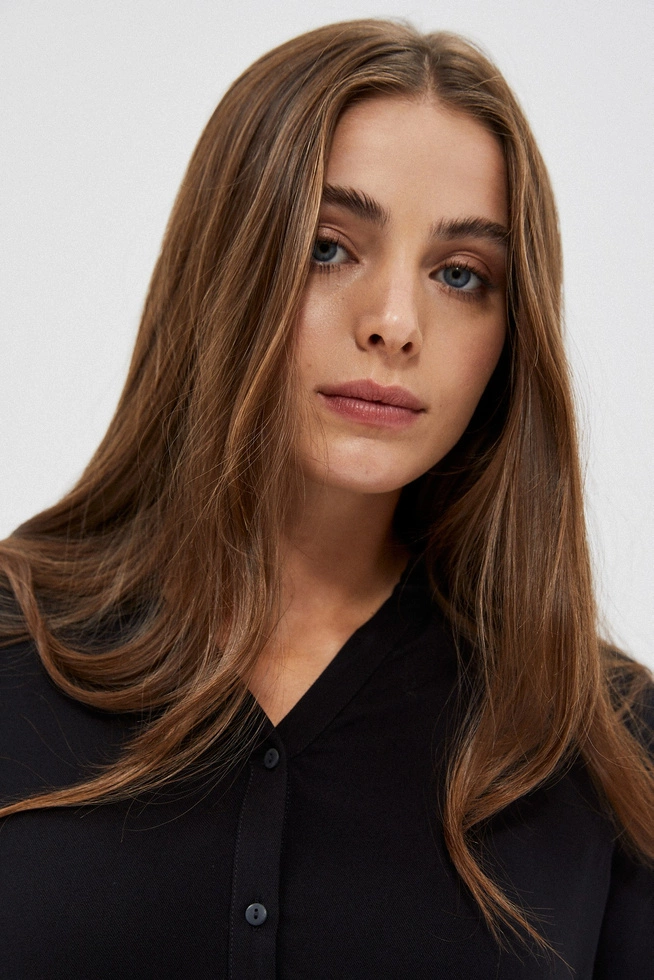 Gładka koszula zapinana na guziki