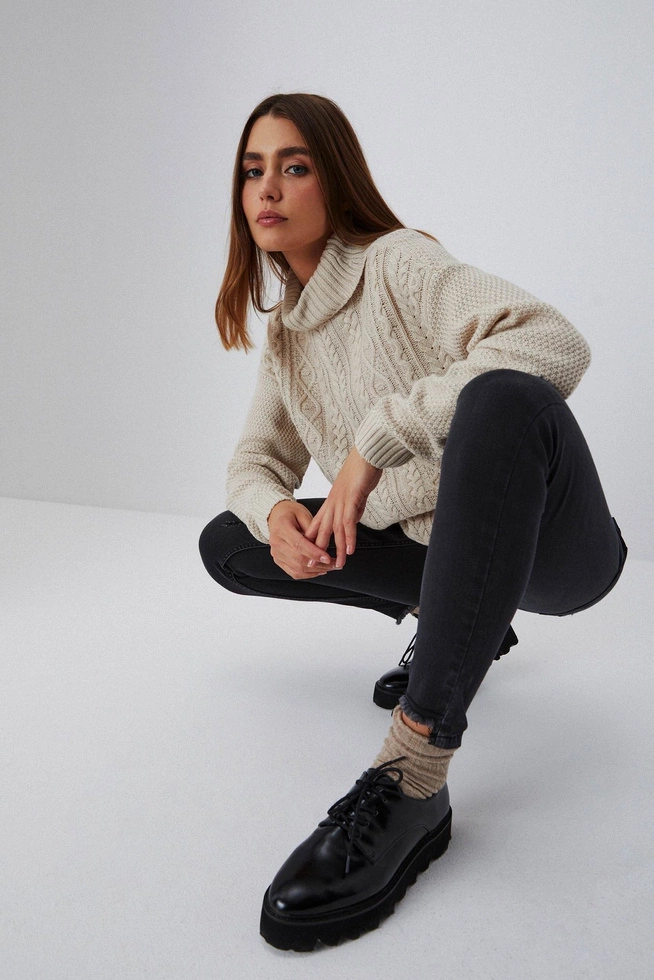 Jeansy skinny medium waist z postrzępionymi nogawkami grafitowe