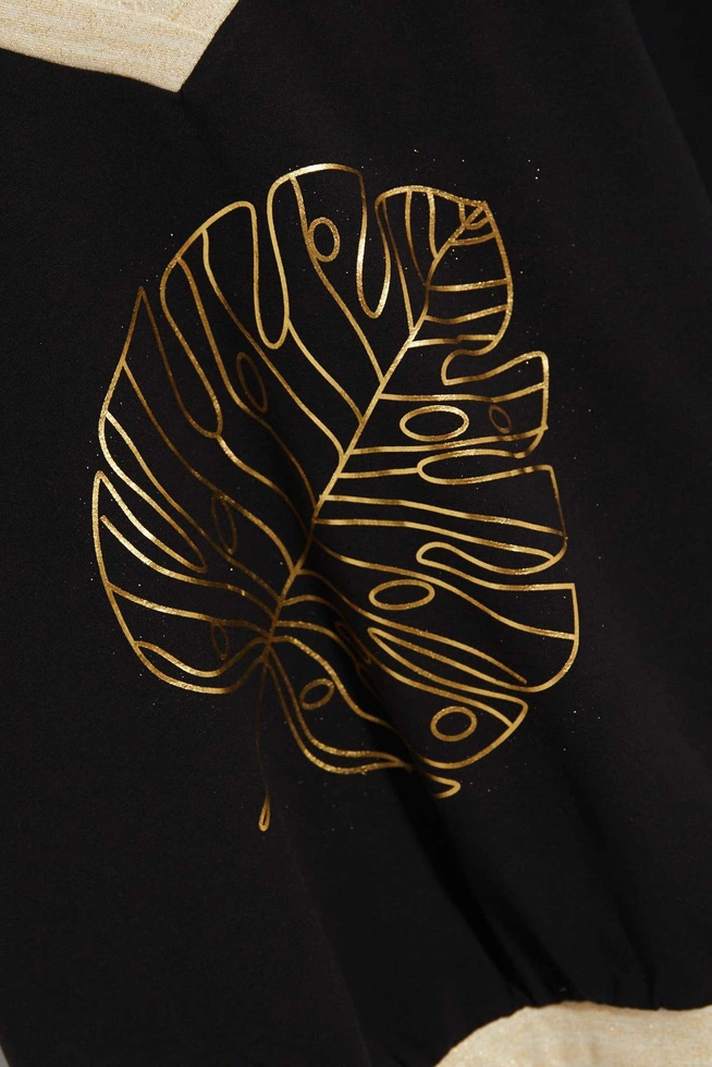 Bluza z dekoltem w serek i nadrukiem czarna