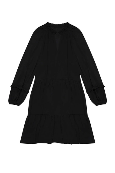 Gładka sukienka z falbanami