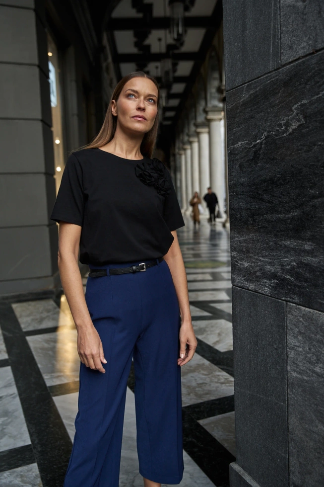 Bawełniana bluzka z aplikacją czarna